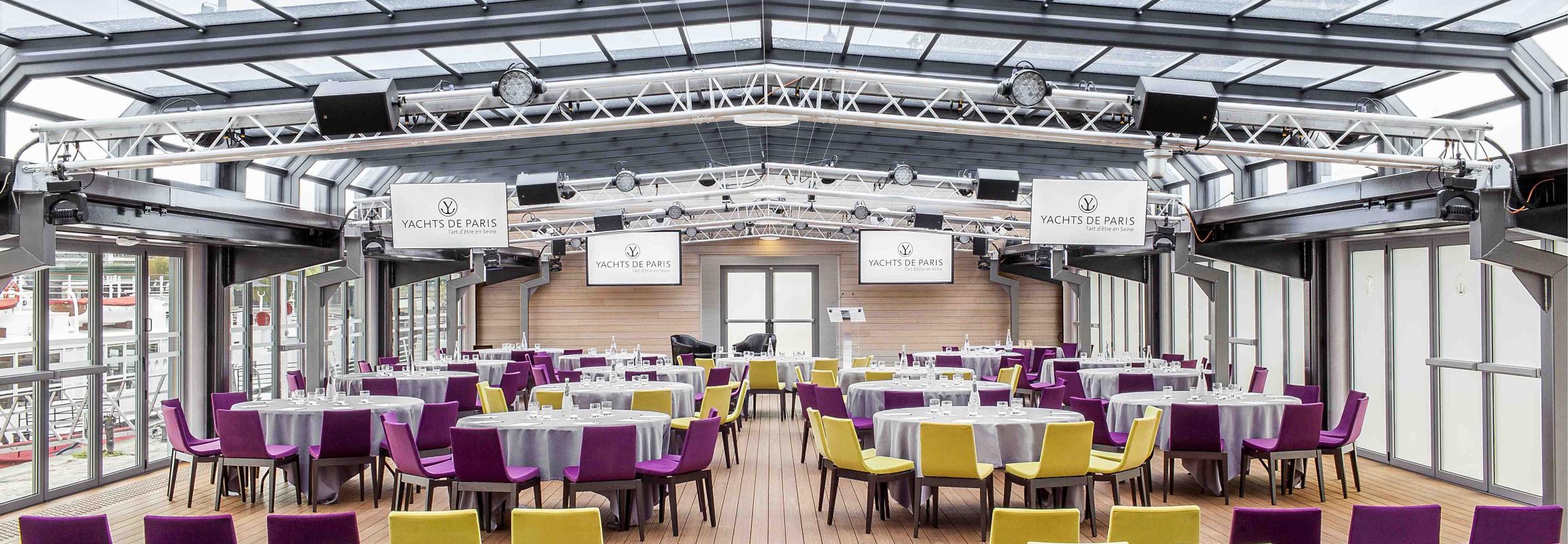 grand-salon-chaise-bicolore